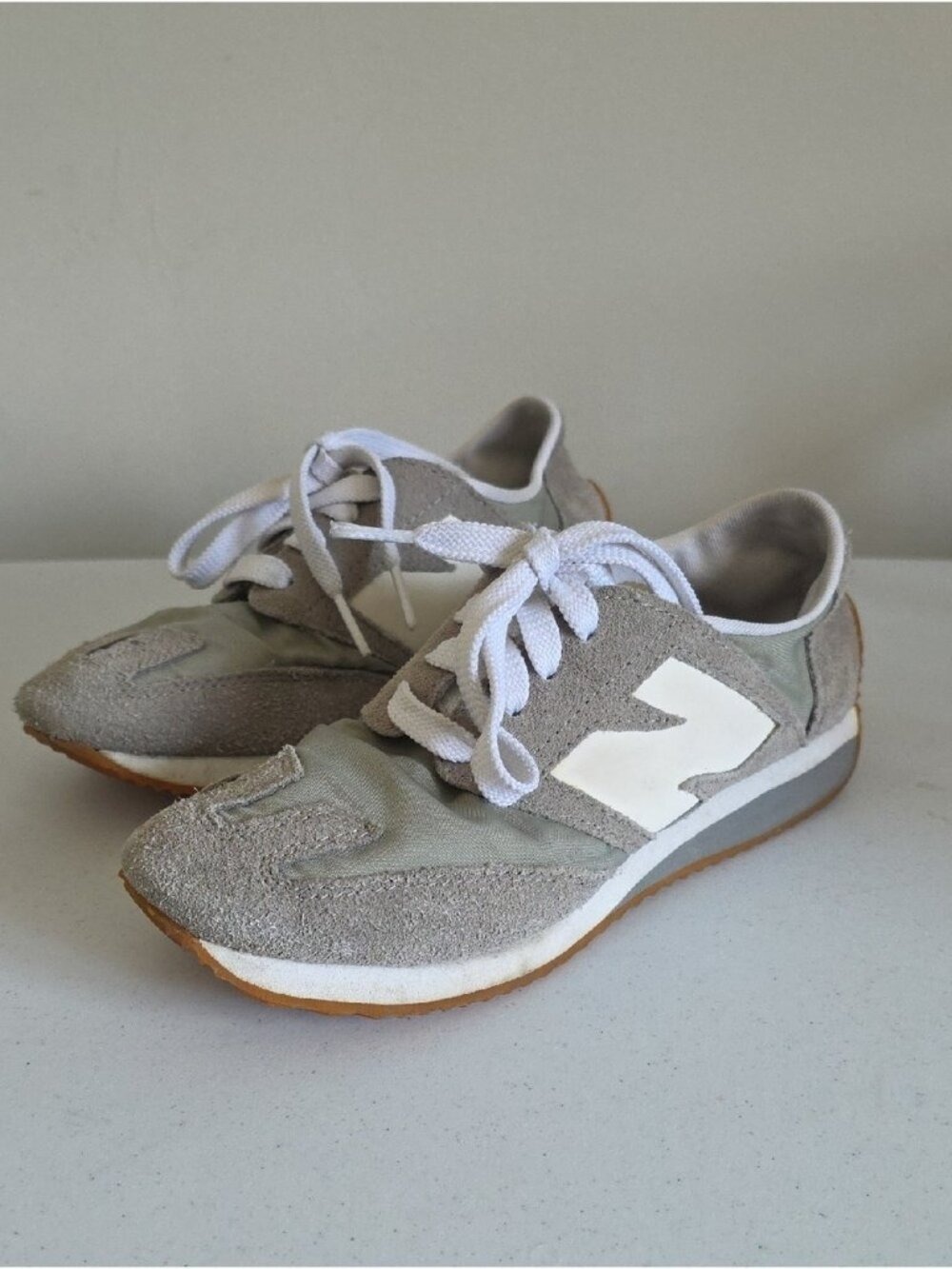 NEW BALANCE | Vintage Style U320 sneakers grey suede Sz 5